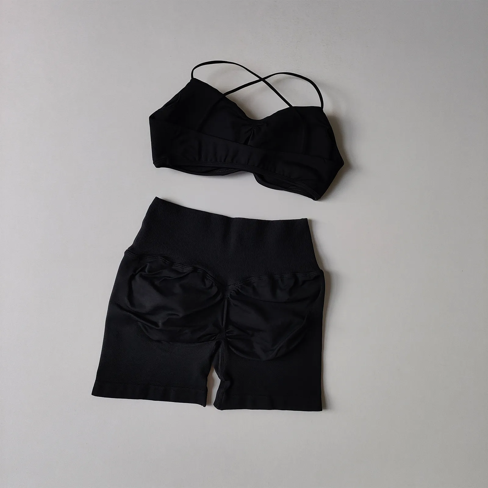 Sommerliches Nahtloses Sportset für Damen: Fitness-Yoga-Anzug mit Po-Lifting-Effekt, Hochgeschnittene Shorts, Pilates-BHs und Unterwäsche-Kombination – Detail 16
