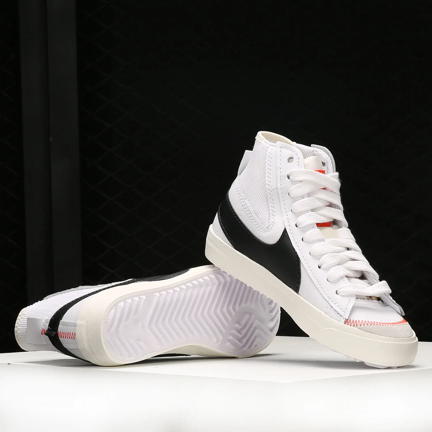 حذاء Nike Official Authentic Blazer للجنسين مريح ومتين كاجوال DD3111-100