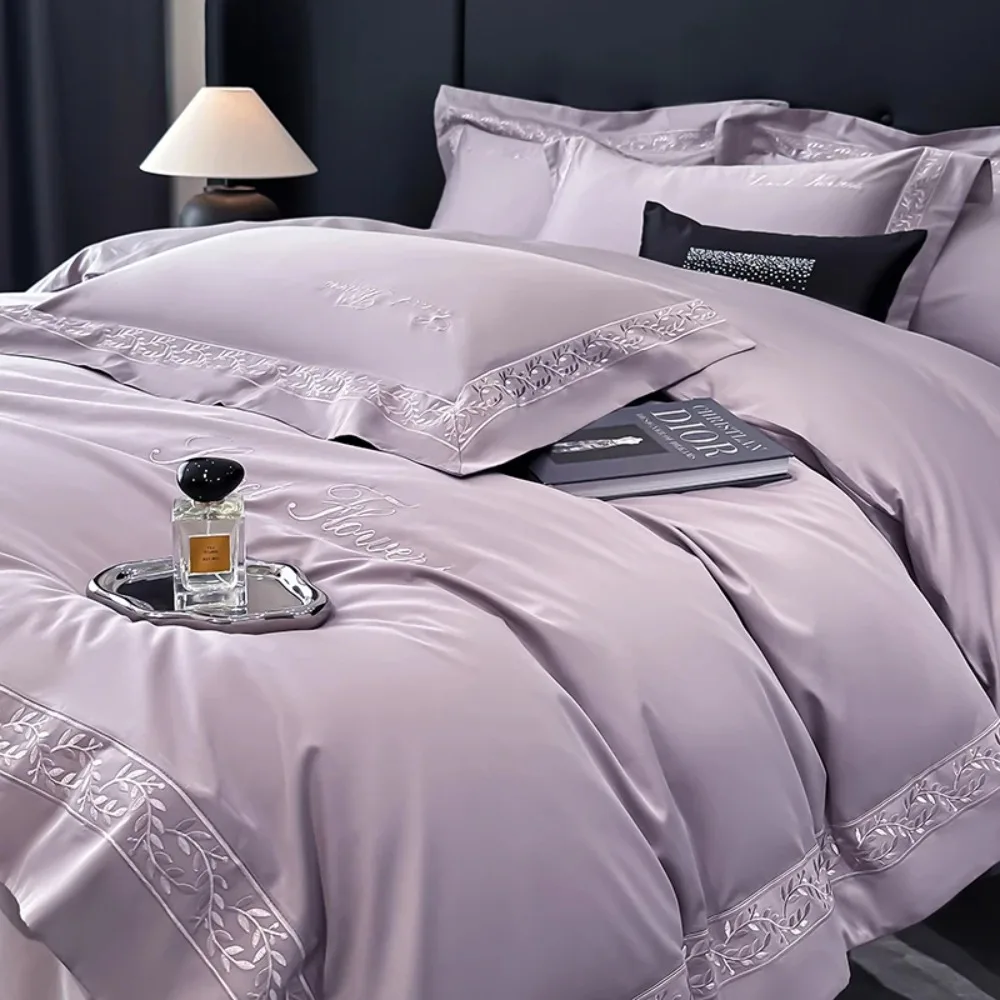 Light Luxury Syle Class A Pure Cotton 4Pcs 200 Count Long Staple Cotton Embroidered Duvet Cover Skin-friendly Naked Bedding