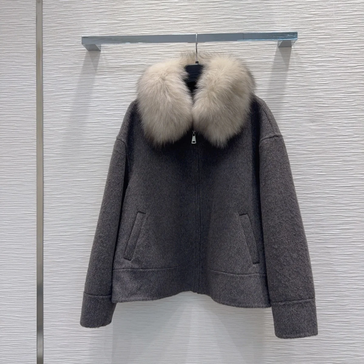 2026 high-quality women's clothing detachable large imitation fur collar short double-sided zipper jacket--2691011