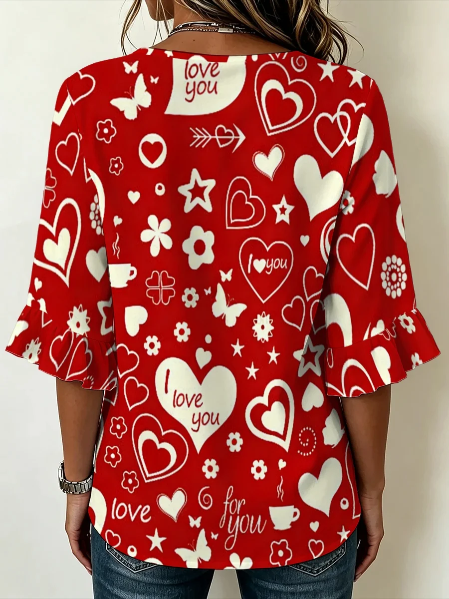 Plus-Size Damenbluse mit V-Ausschnitt und Knopfverzierung, süßem Allover-Herz-Print, modisches Pullover-Oberteil für Paar-Dating und Alltagskleidung. – Detail 3