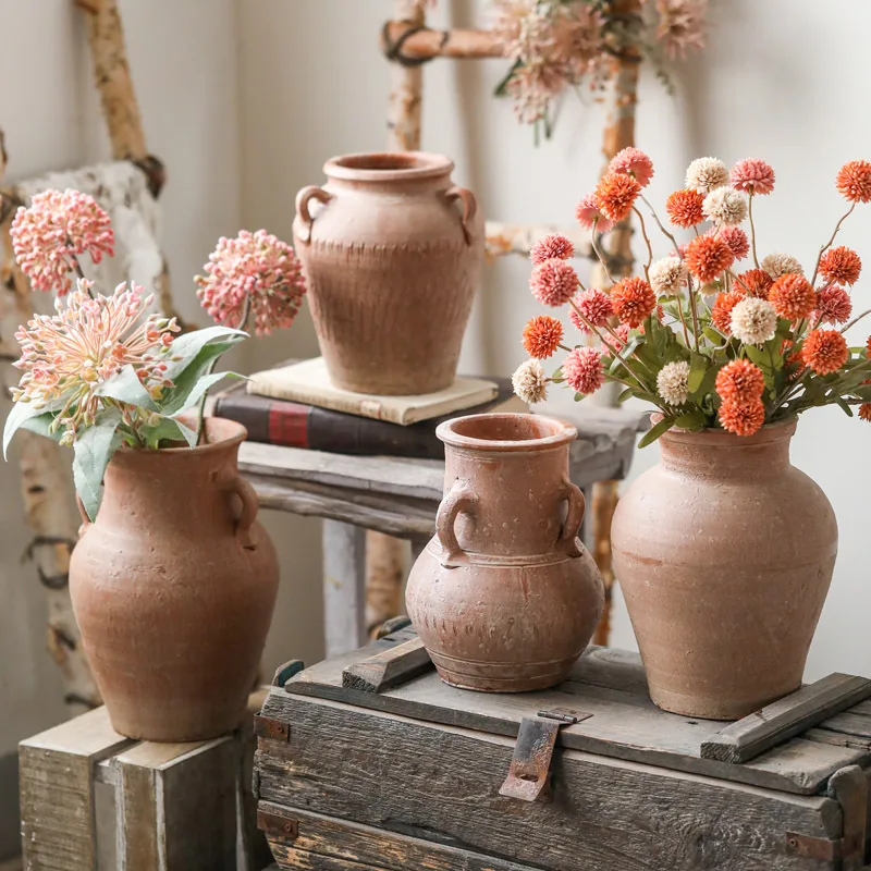 Handmade binaural red clay jar ceramic vase, retro coarse flower ornament in the living room, flower arrangement decorative vase