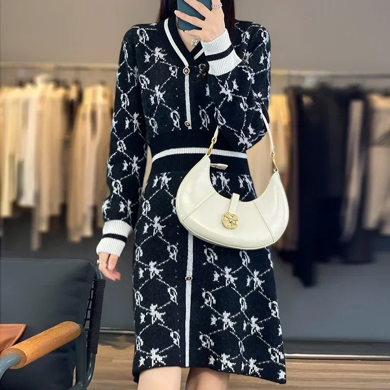 

Autumn And Winter New V-Neck Cashmere Dress Female Waist Temperament Long Knitted Sweater Skirt Pure Wool Dress