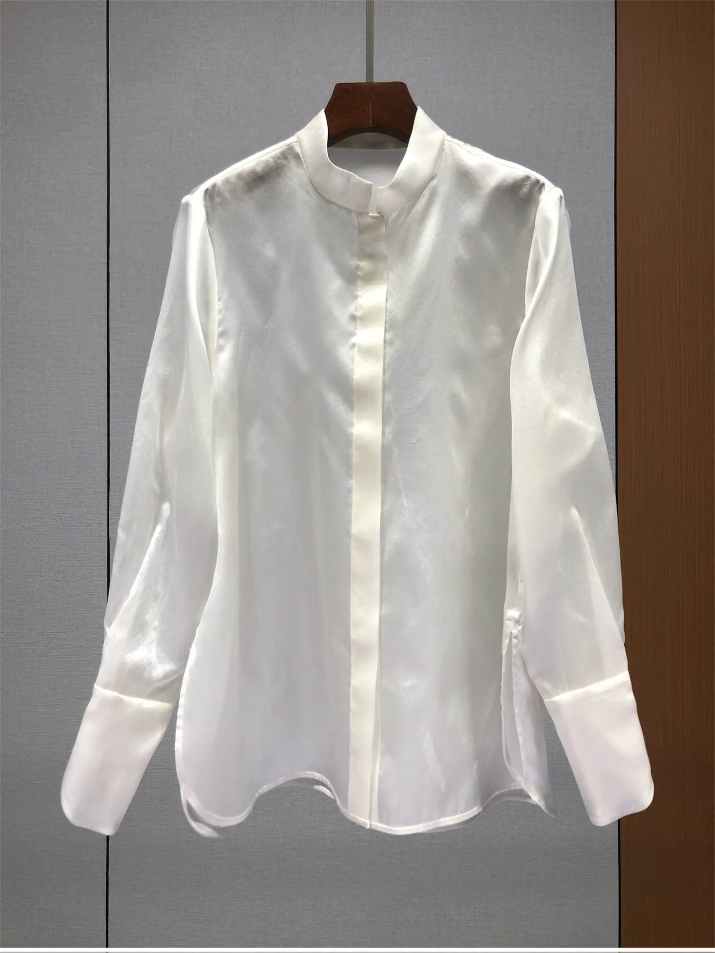 

2026 New Silk Mid-length Silk White Shirt Women's Spring And Summer New Loose Split Top