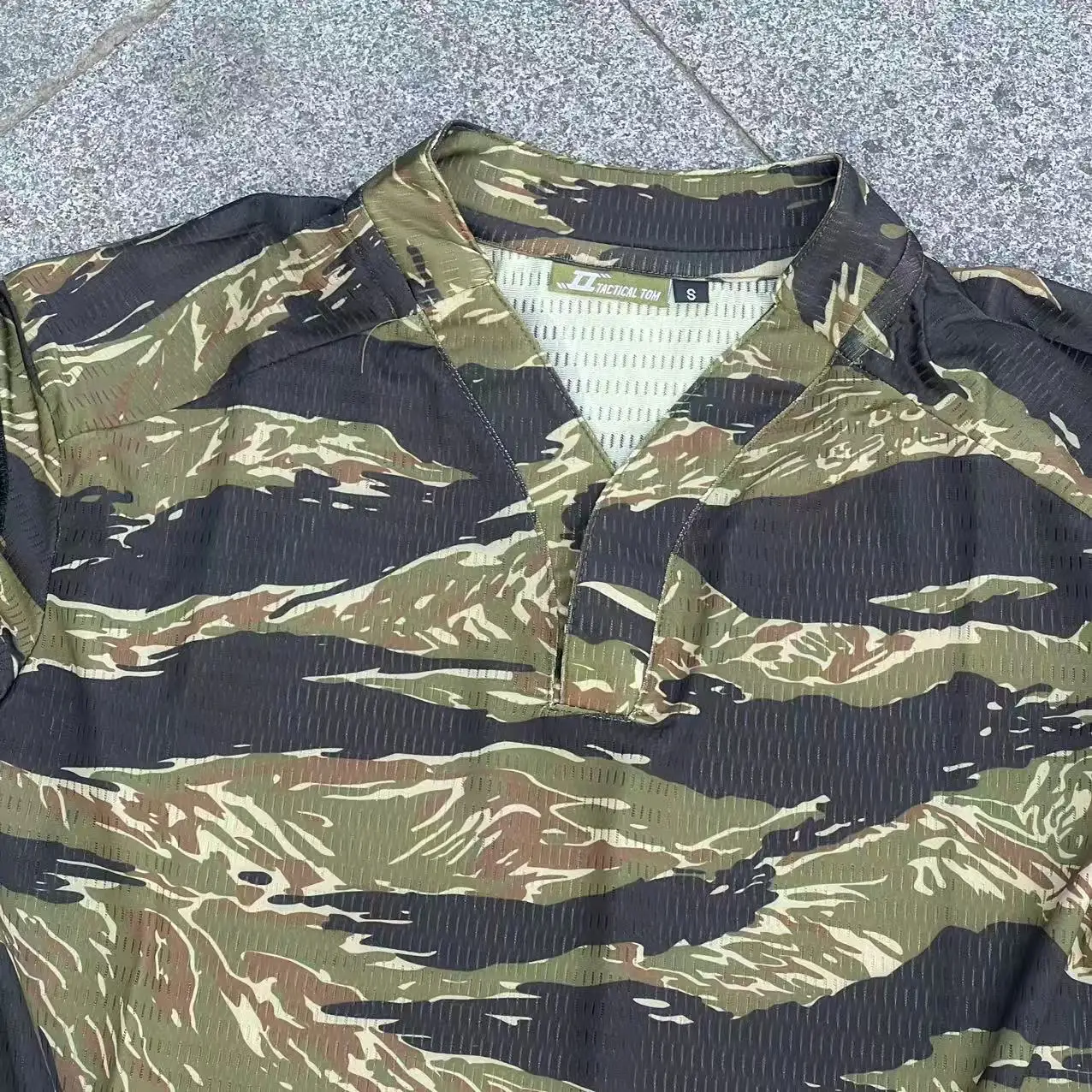 Tactical Tom new product VS Jungle Tiger Spot short sleeved V-neck T-shirt, outdoor sports combat tactical shirt,