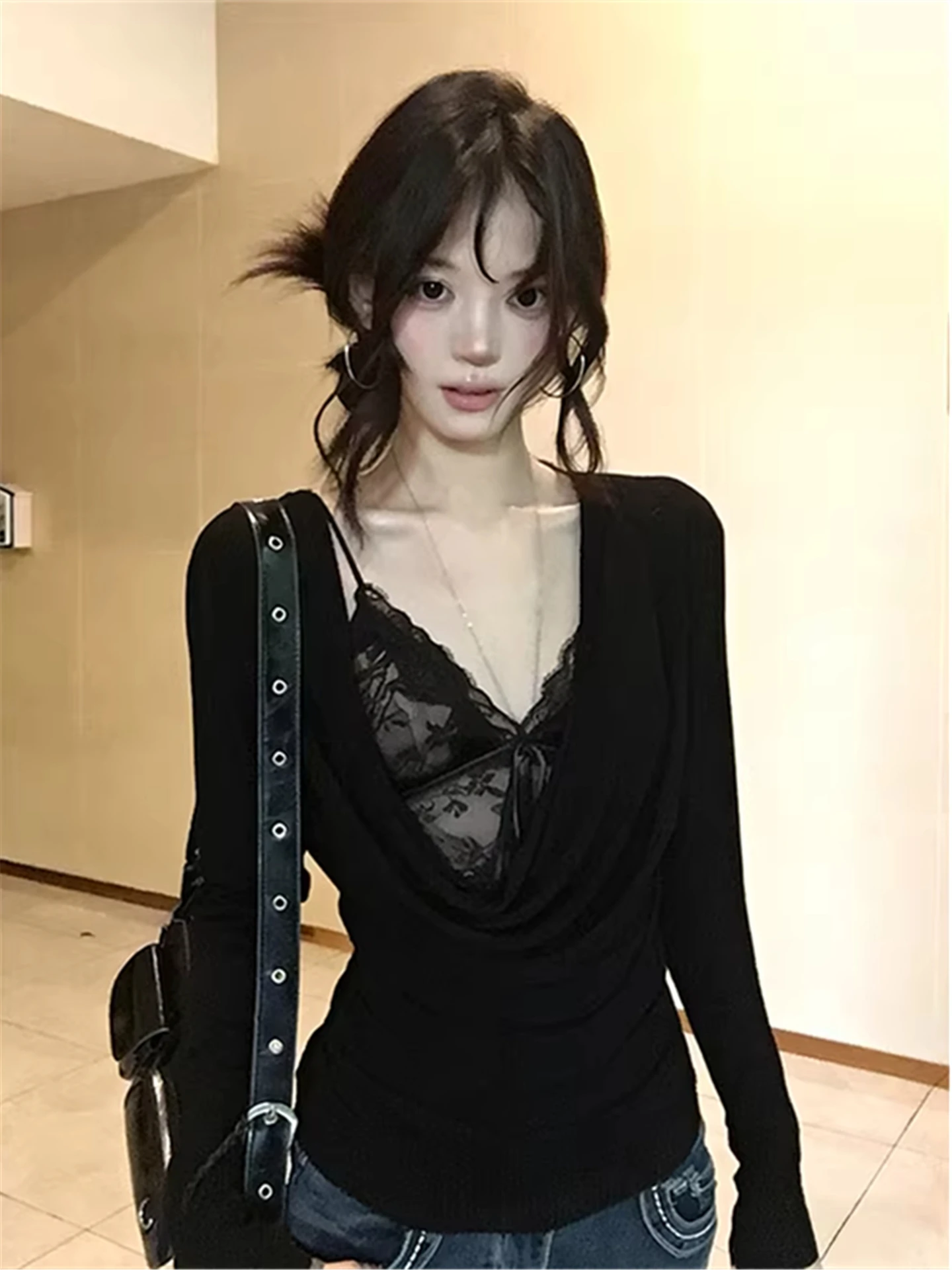

Pure Desire Black Lace Trim Long Sleeve T-Shirt Women's Slim Fit Spring Inner Wear Sexy Top Korean Style Casual Daily Wear