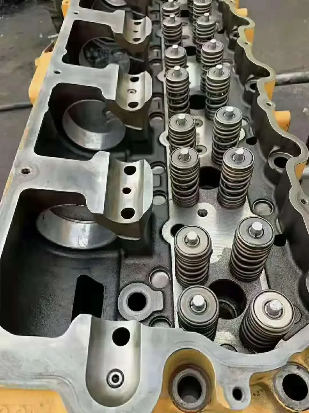 C15 C18 Cylinder Head 223-7263 2237263 Engine Parts for Machinery Engines