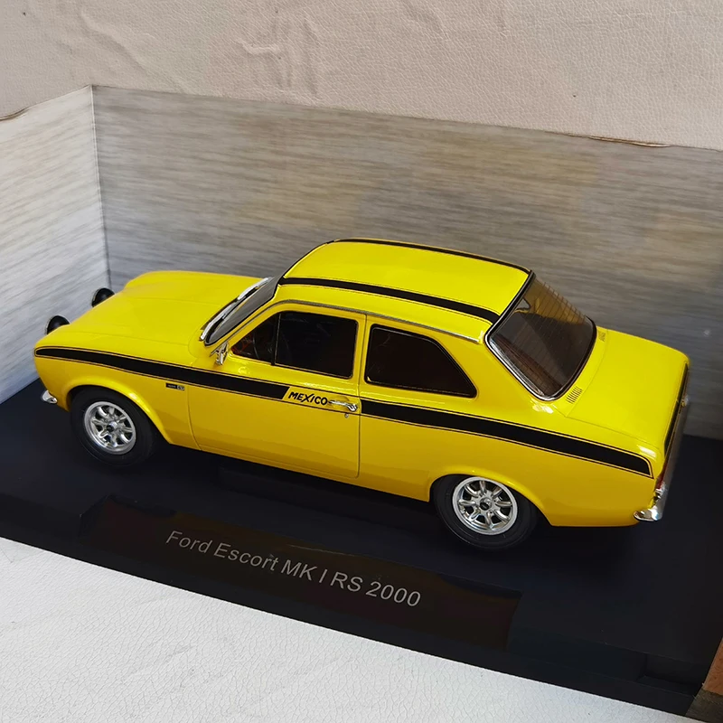 Diecast 1:18 Scale FORD Escort MK1 RS 2000 Simulation Alloy Car Model Toy Collectible Gifts Ornaments