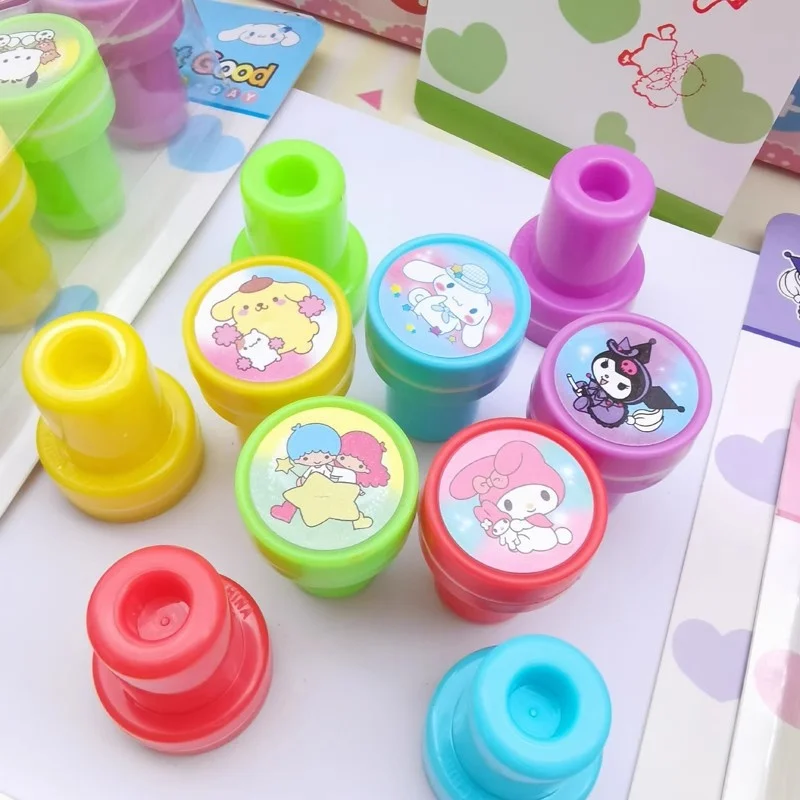 Sanrio Kawaii Samps für Kinder Cartoon Cinna moroll Kuromi Selbst tinte Lehrer Briefmarken Party bevorzugen Kinder Preis Stuffers Spielzeug Geschenk