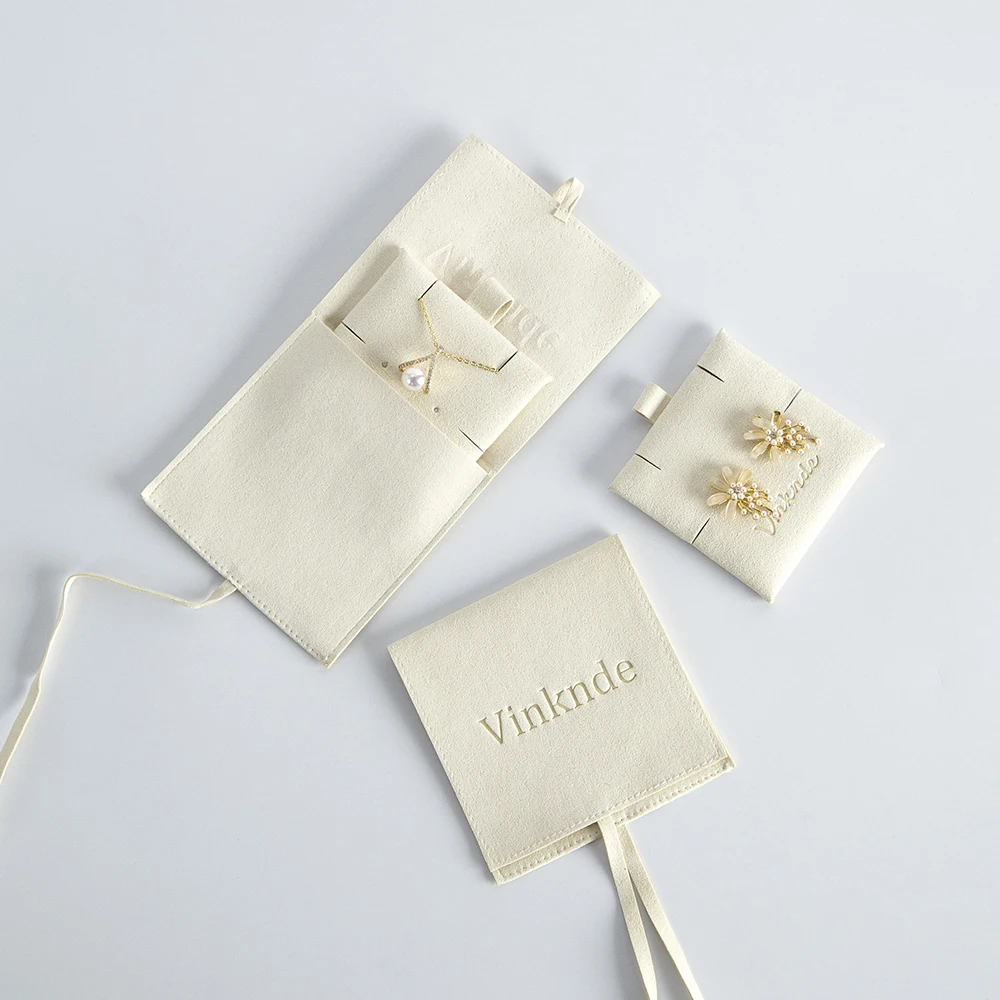 Ivory Microfiber 8x8cm Small Jewelry Gift Pouches Bags Custom Logo Suede Rings Earrings Packaging Organizer Bag Insert Cards