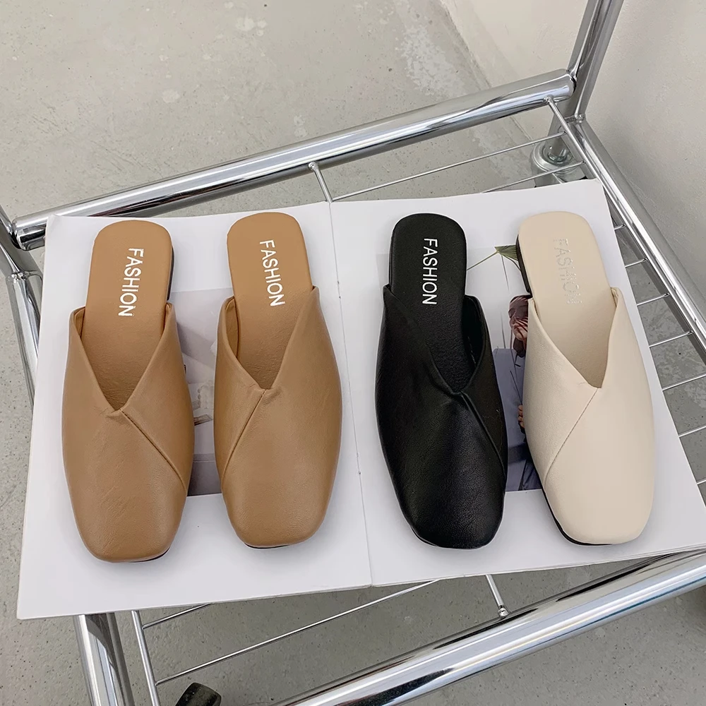Moda plana mujer mulas verano elegante cuadrado cerrado punta zapatillas planas zapatos Casual sandalias de cuero mujer de talla grande