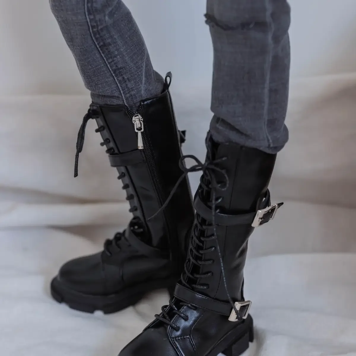

BJD Doll Shoes Suitable for Uncle Zhuang Size New Handsome and Cool Double Side Buckled Middle Top Boots Men's Black Daily