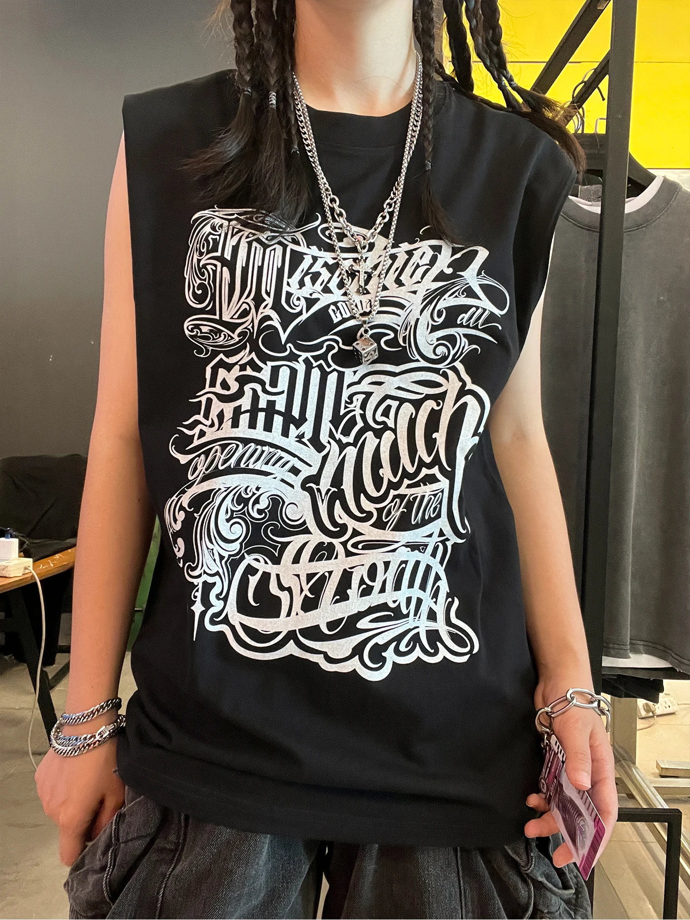 

Heavier 260G American Retro Chicano Art Word Sleeveless T-shirt Versatile Basic Fit for All Seasons by Wang Studio
