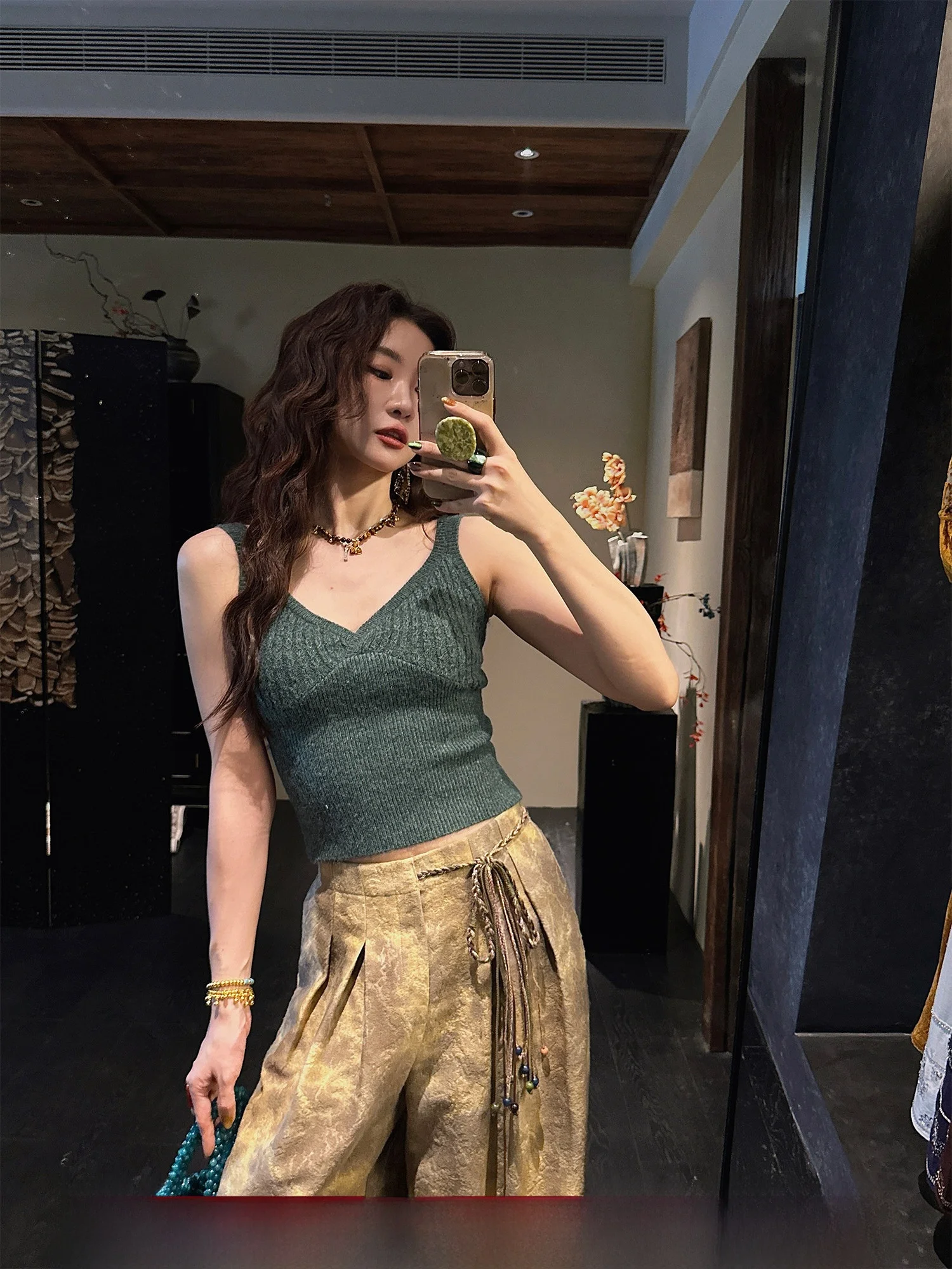 

Теплая вязаная жилетка Warm Trace Tee Ji Bla Flower Svel для женщин, уникальный дизайн, лето 2025, приталенный крой