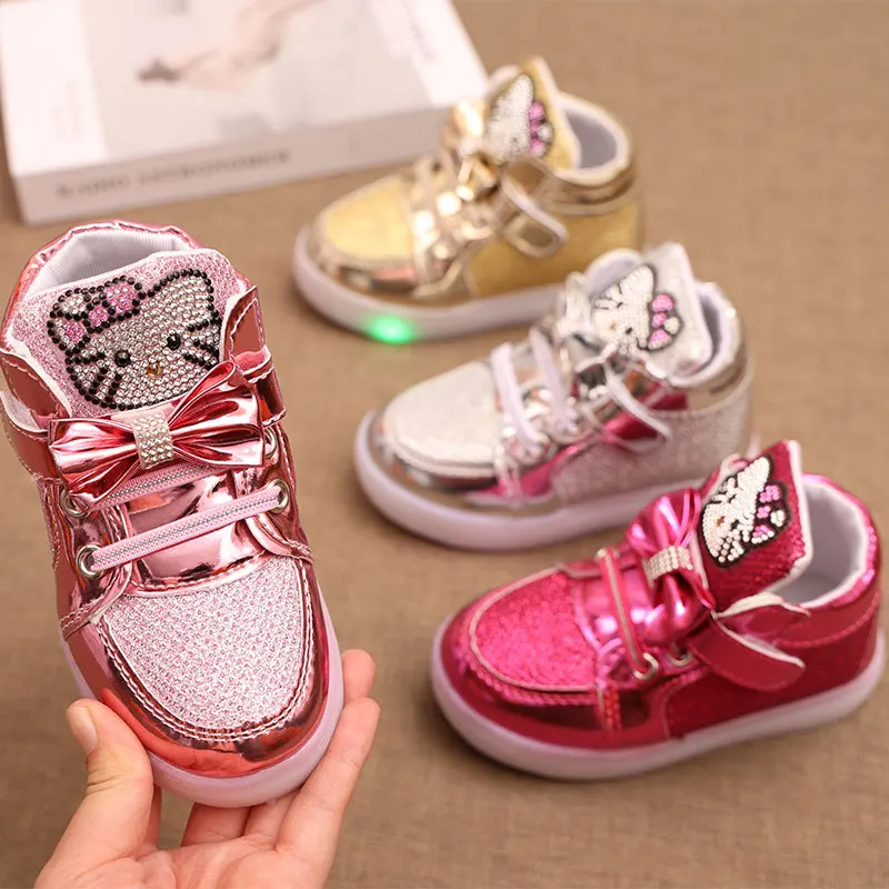 

New Children Luminous Shoes Boys Girls Sport Running Shoes Baby Flashing Lights Fashion Sneakers Toddler Little Kid LED Sneakers