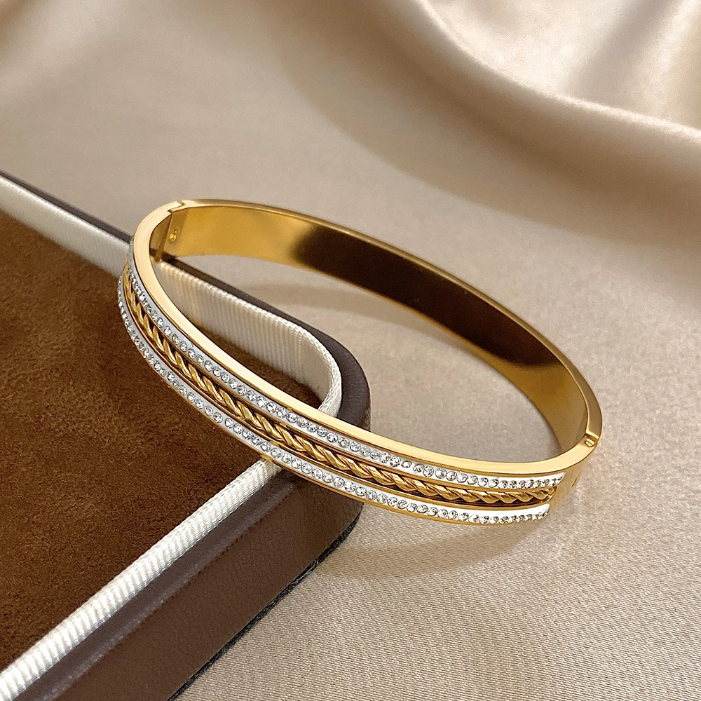 

DODOHAO Elegant Shiny Rhinestone Stainless Steel Round Bracelet Bangle for Women Minimally Waterproof Basic Wide Spring Bangle