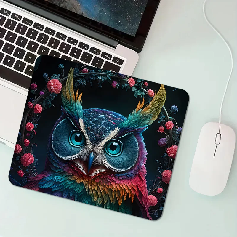 

Square mousepad with a colorful eagle is made of anti-slip rubber is washable. It is suitable for use in both homes and offices