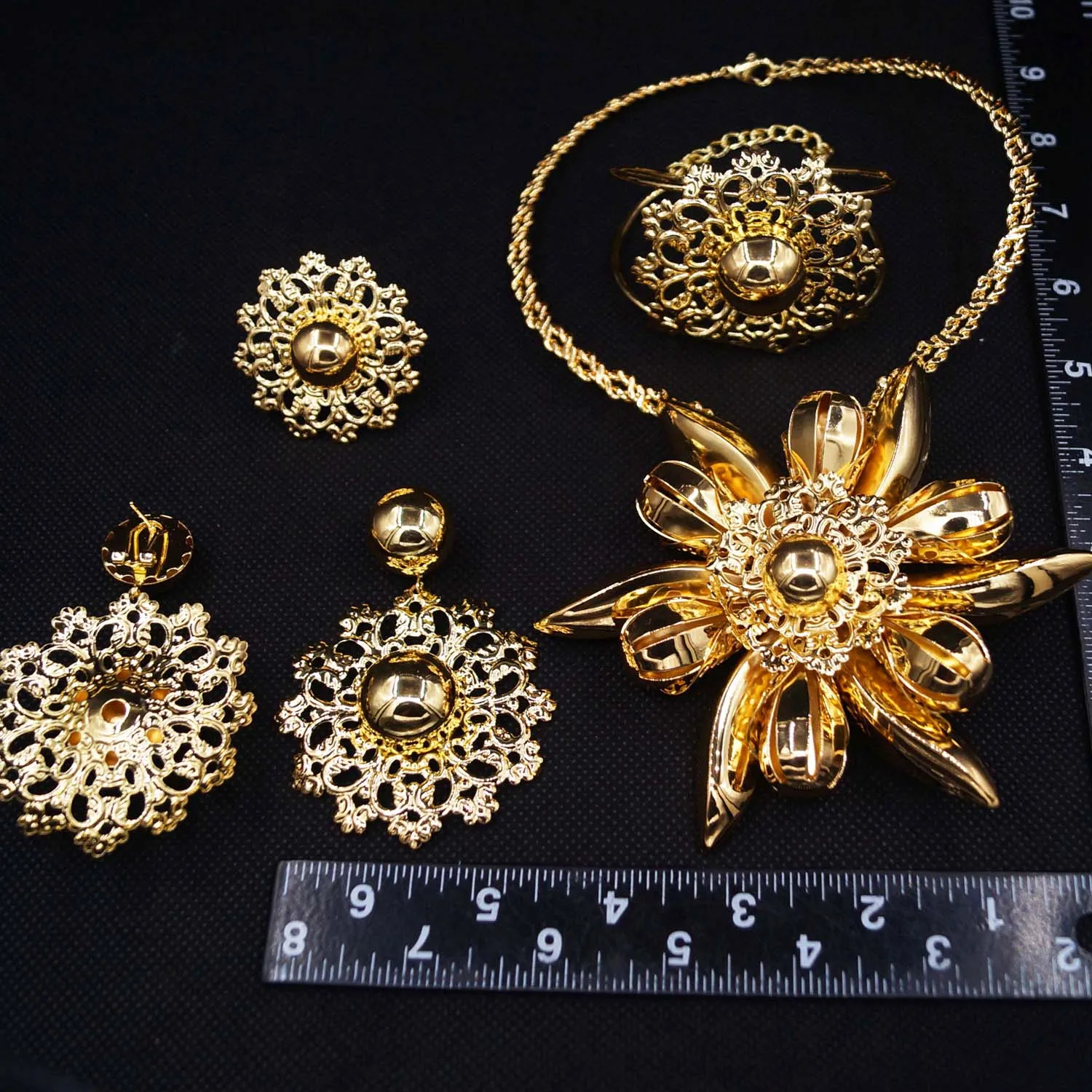 Yulaili Brass Flower Jewelry Set Exquisite atmospheric style Snowflake Earrings Ring Elegant Nigerian Jewelry bridal 4-piece set