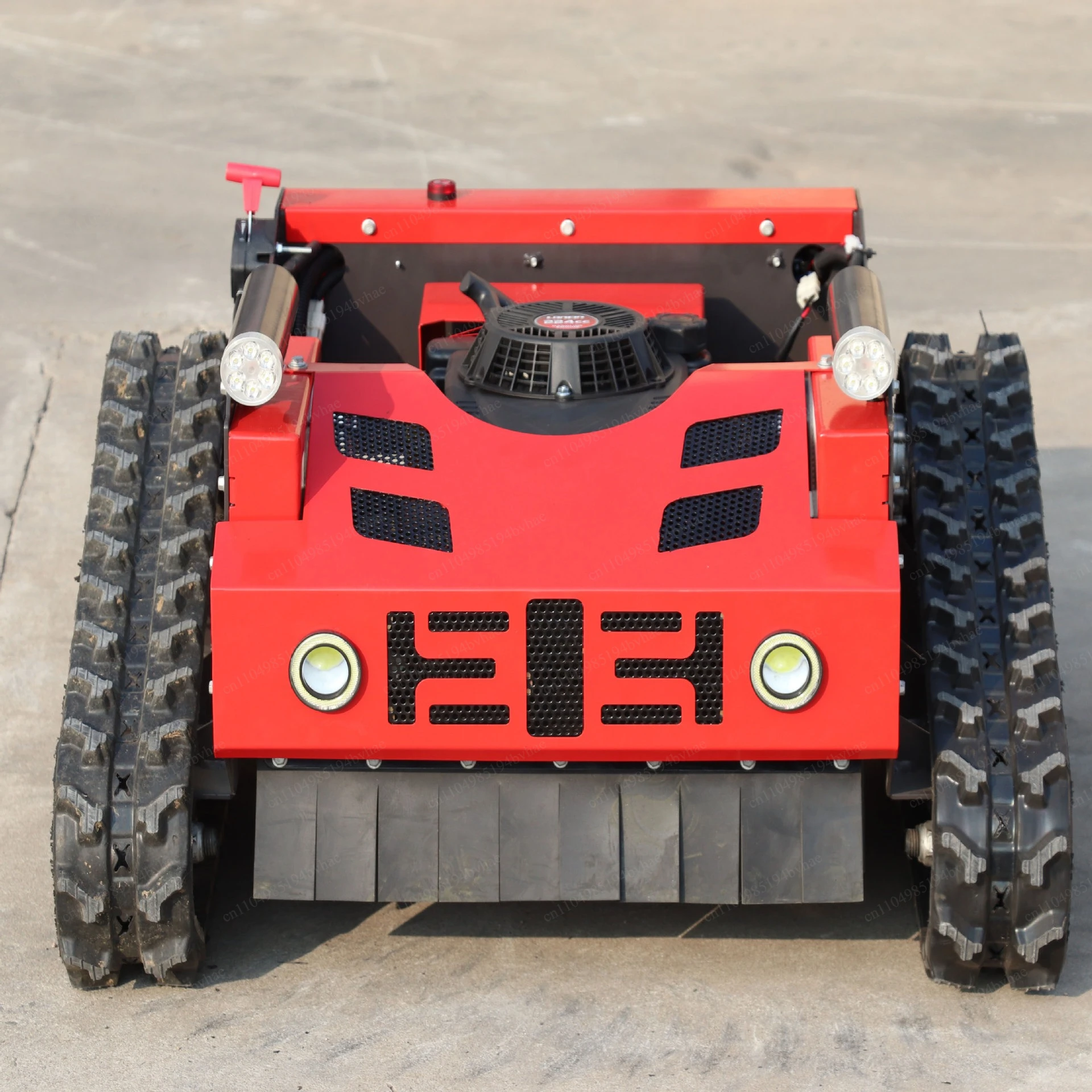 Small crawler remote control lawn mower Grassland broken grass Municipal lawn mowing greenhouse