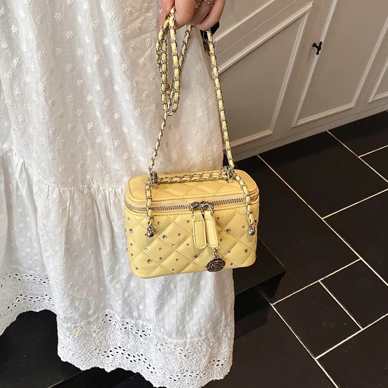 

Elegant Minimalist Diaper Bag Women's Luxury Crossbody Handbag Designer Vintage Tote Leather Best Superstar Show Inspired