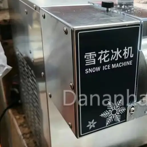 

Commercial Air-Cooled 110V/220V Korean Snowflake Ice Maker Shaver for Smoothie Machine - Ice Cuboid Shape