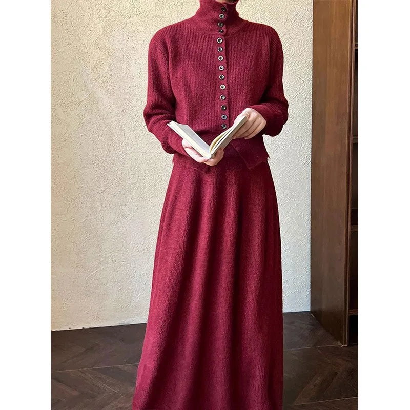 ชุดเซ็ตเสื้อผ้าขนสัตว์สไตล์เรโทรสุดชิคและใส่สบายสำหรับผู้หญิง  คอลเลคชั่นฤดูใบไม้ร่วงและฤดูหนาว  เสื้อโค้ทกระดุมแถวเดียวพร้อมกระโปรง  ชุดสองชิ้น