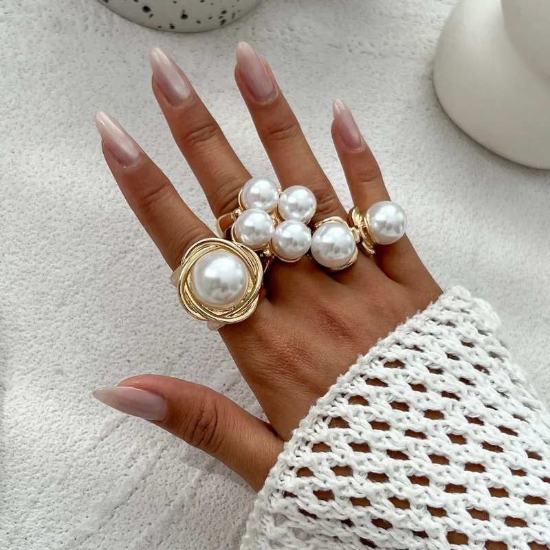 

Geometric Charming Baroque Round Pearls Hollow Opening Ring for Women Fashion Jewelry Minimalist Accessories Wearable for Party