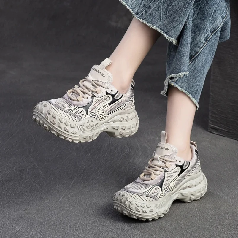 

2025 обувь из натуральной кожи, женские кроссовки на шнуровке в стиле ретро, разноцветные новые весенние лаконичные кроссовки ручной работы на платформе