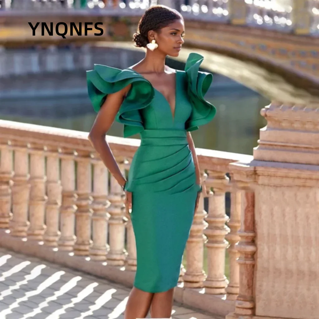 

YNQNFS Satin Mother of the Bride Dress for Wedding Emeral Green Knee Length Formal Party Dress Short Ruffle V Neck CocktailGown