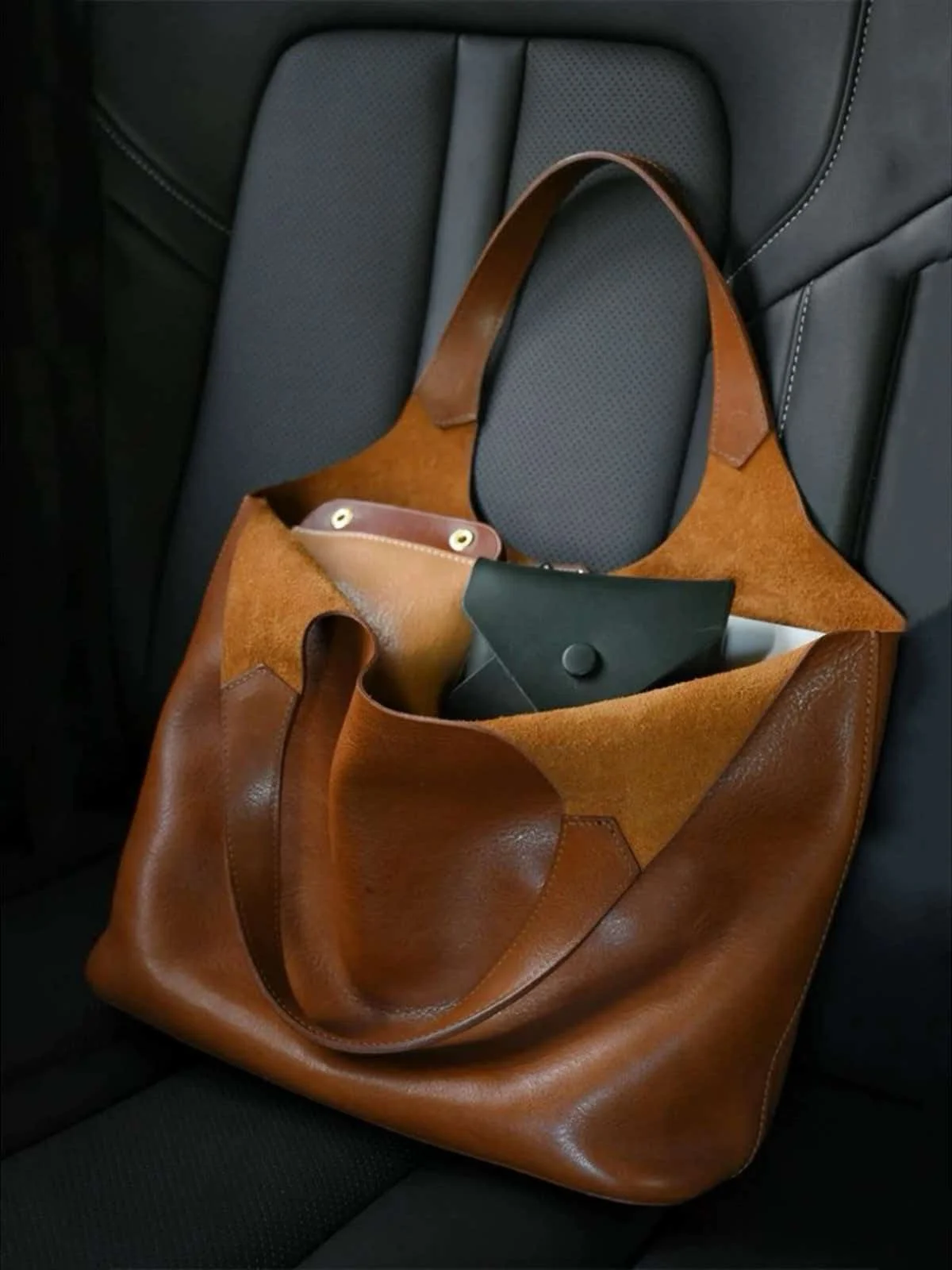 Brown soft leather large capacity tote bag for women, new light luxury niche high-end feeling, tablet computer briefcase