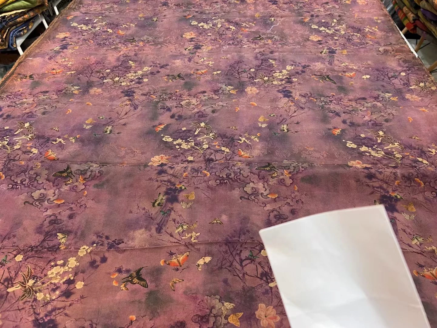 

High Quality Front Spray Satin High-Grade Real 100% Silk Fabric Cloth Fragrant Cloud Yarn Cheongsam Dress