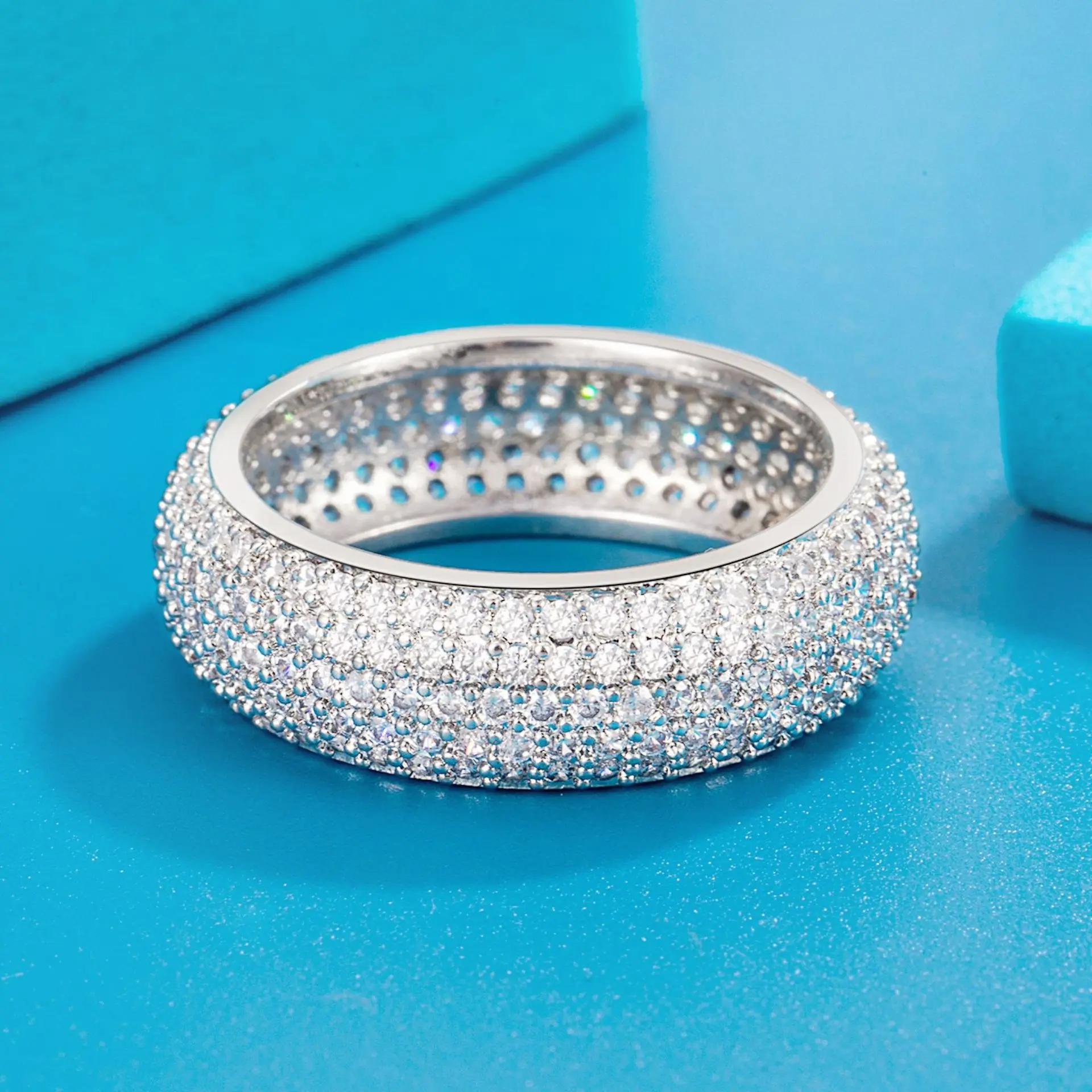 925 Sterling Silver Plated 18K Gold Diamond Ring Fashionable Decorative Dazzling Circular Ring