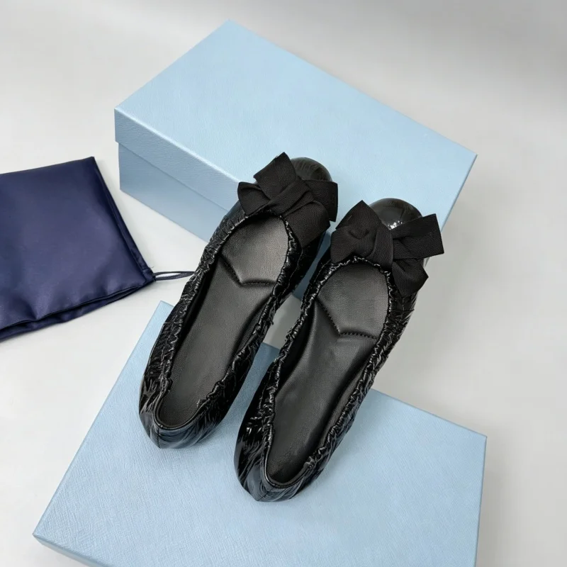 

Brand Discount Women's Dance Shoes Handcrafted Slip-on Style Sheepskin Upper Ultra-lightweight Flat Shoes High-end Gift