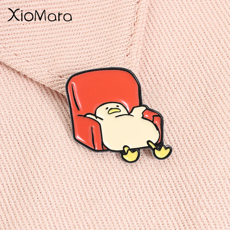 Make Art Not War Tinplate Pin Button Anti War Slogan Art Nouveau Female Portrait Brooches Badges Lapel Jewelry Gift for Friends