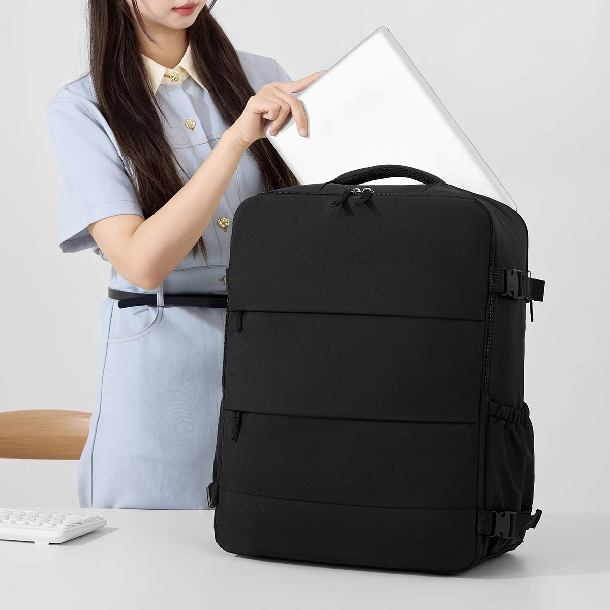 European Low-Cost Carrier Easyjet Free Carry-On Small Bag, Extra-Large Capacity Backpack, Moving Backpack, Student School Bag