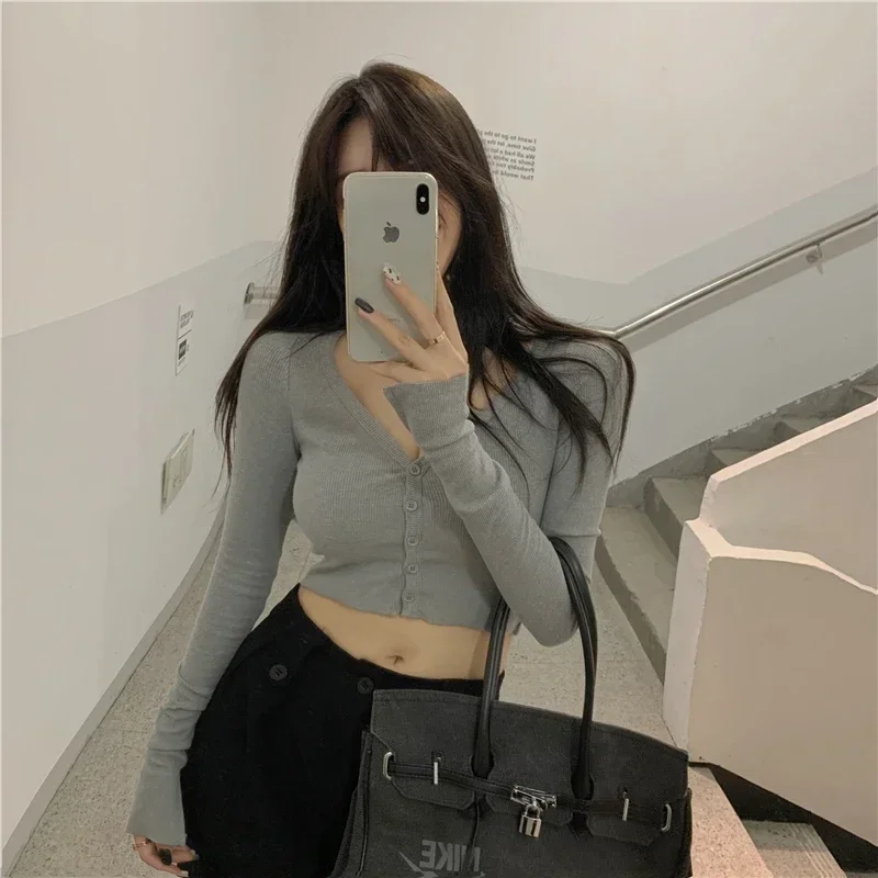 Spring Sexy Low-cut V-neck Long-sleeved Knitted Cardigan Women Short Thread T-shirt Navel Bottoming Shirt Tight Top