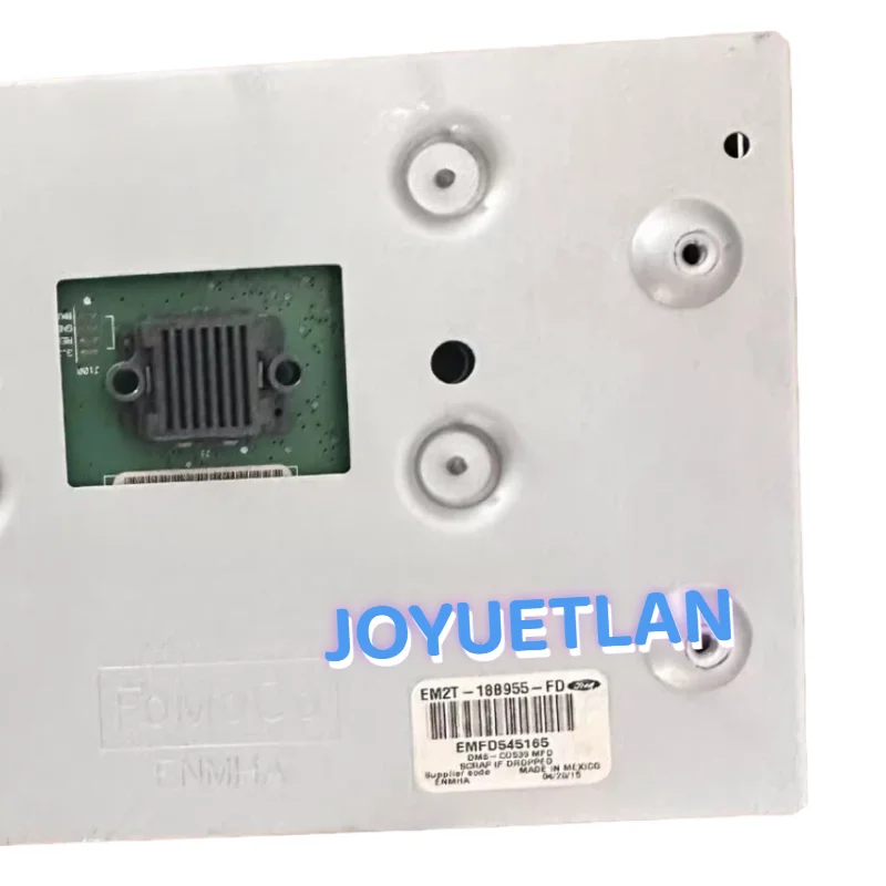 EM2T-18B955-FD는 포드 자동차의 내비게이션 시스템의 LCD 디스플레이 화면에 사용됩니다.