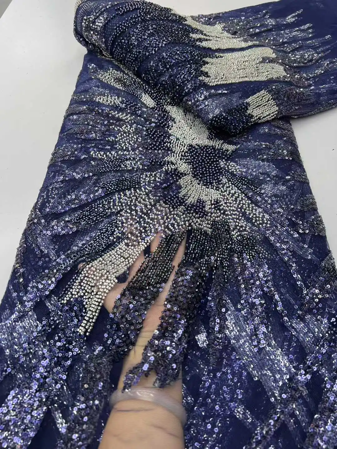 Mais recente design de moda de lantejoulas feito à mão contas bordadas para vestido de casamento feminino tecido de renda venda por 5 jardas