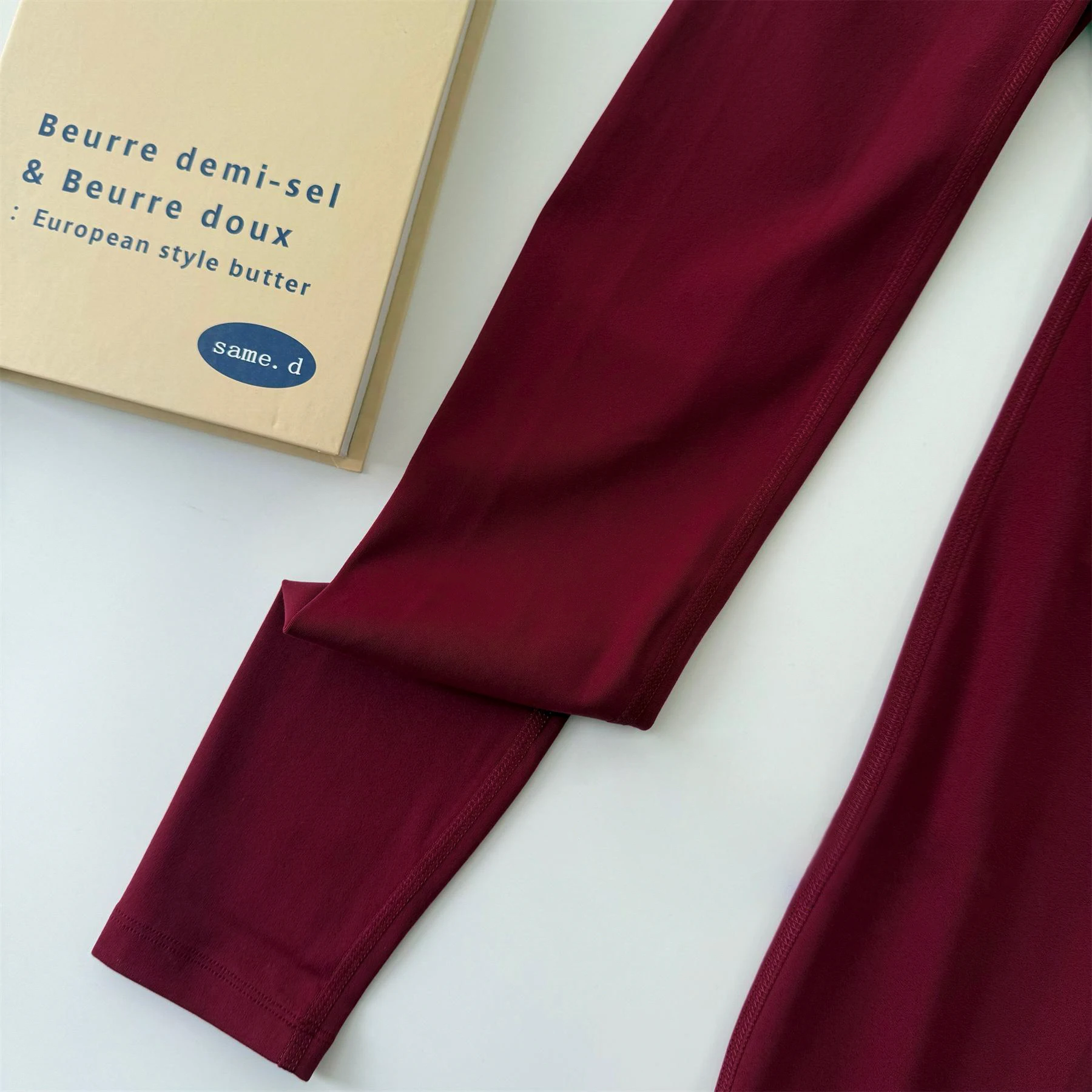 Pantaloni da yoga da palestra da donna Vita alta Sensazione nuda Leggings da ciclismo da corsa Pantaloni da yoga fitness elasticizzati senza cuciture sportivi traspiranti