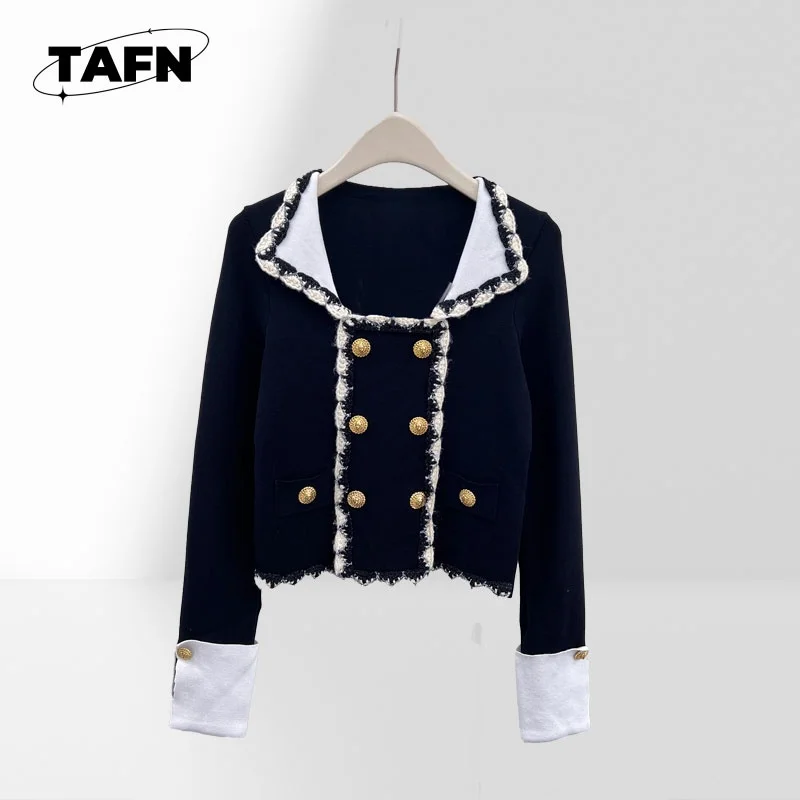 سترة نسائية خفيفة الوزن ومتينة لفصل الشتاء سترة منتفخة كلاسيكية للنساء لراحة الطقس البارد AI1599