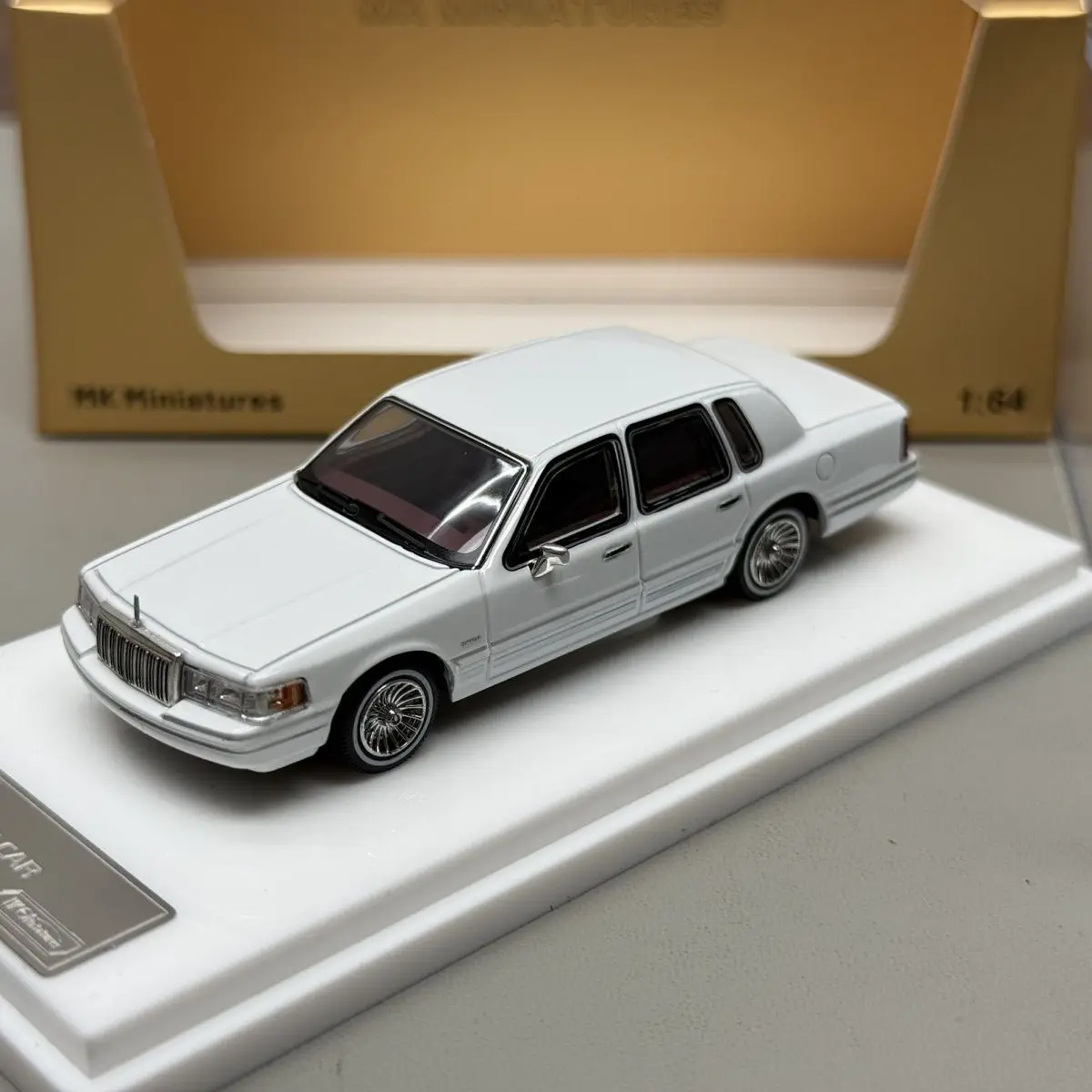 

Машинка MK 1/64 Lincoln Town Car из сплава, коллекционная модель, миниатюрная масштабная модель автомобиля для детей