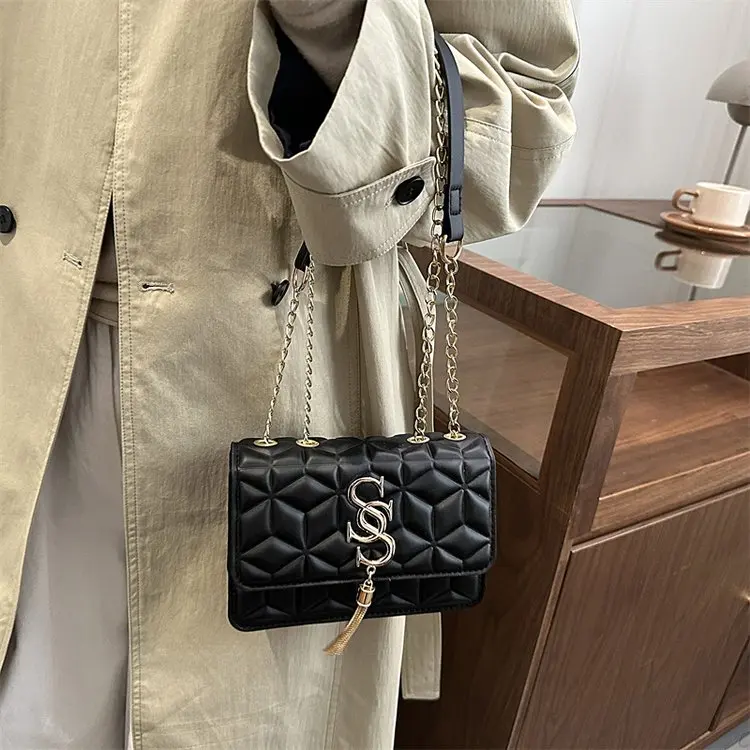 

2026 New Chain Simple High-end Shoulder Bag Niche Trend Messenger Bag Casual Small Square Bag Retro Bag Women