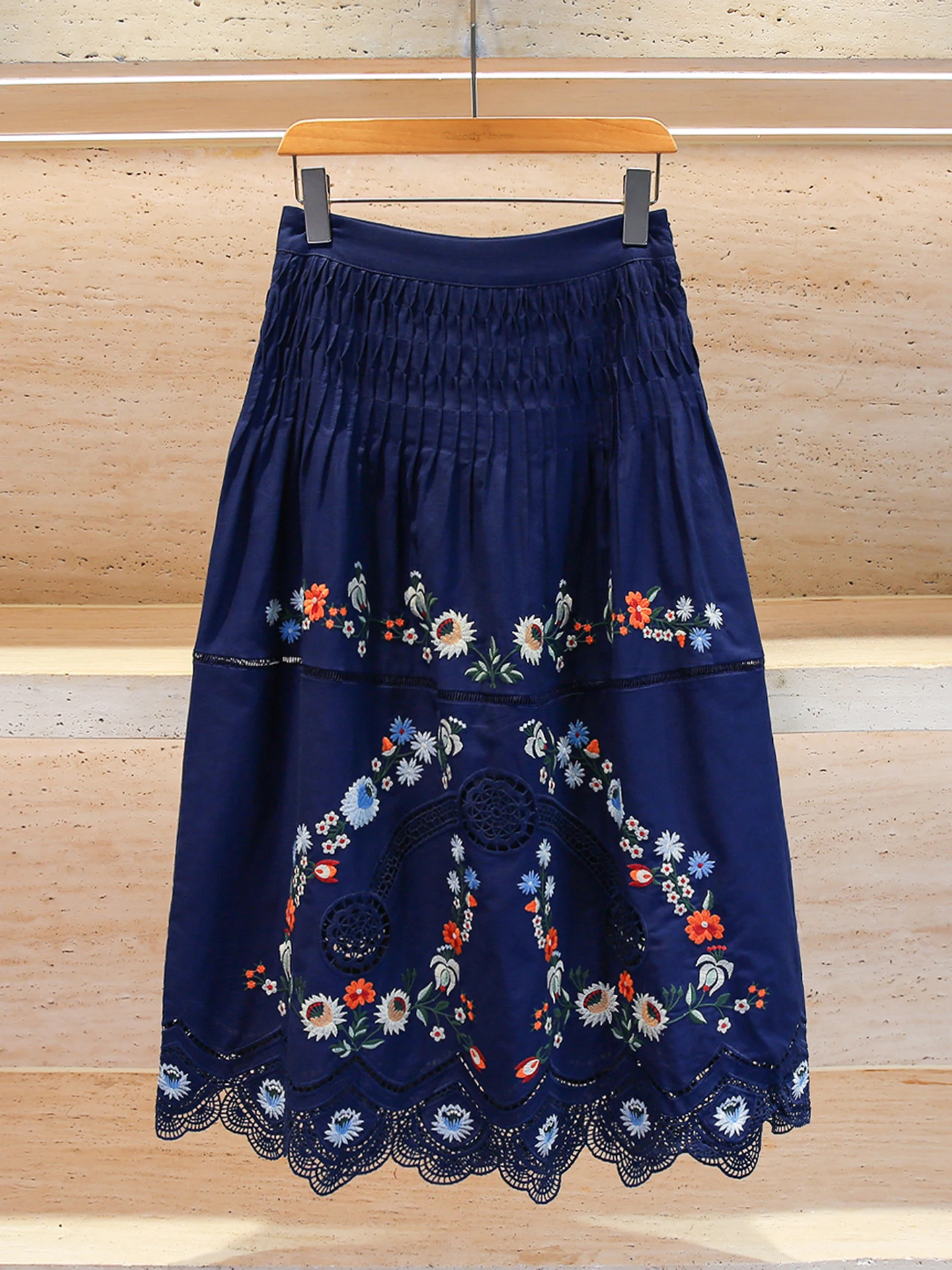 High-End Autumn Floral Embroidery Vest Strap Top + Long Skirt Set Women's Faion Ensemble ort Sve Square Collar Casual ...
