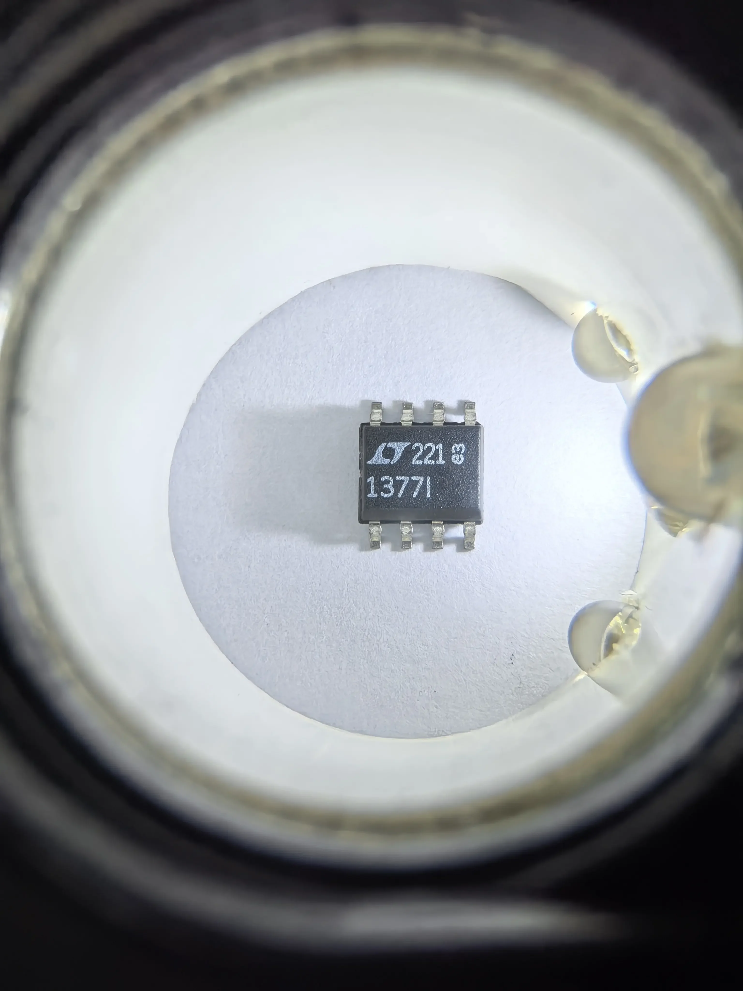 LT1377CS8 LT1377IS8 LT1377 - 500kHz and 1MHz High Efficiency 1.5A Switching Regulators