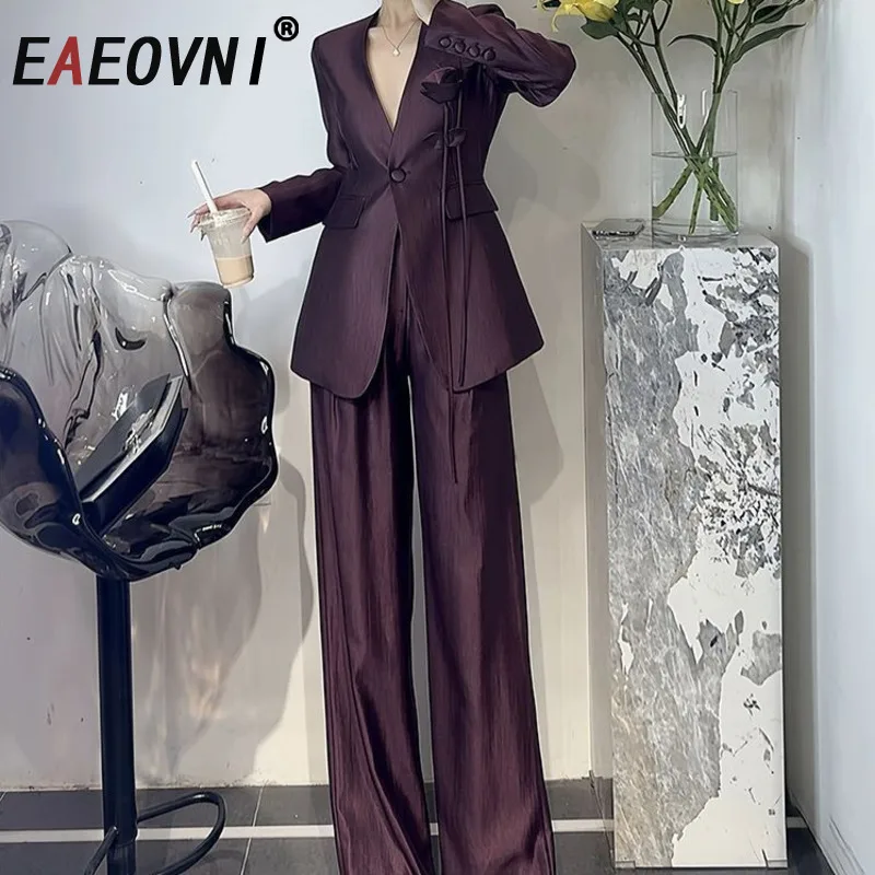 

EAEOVNI Элегантный винно-красный комплект для женщин с 3D цветочным узором и v-образным вырезом, пиджак + длинные брюки, мода 2025, осенняя новая одежда