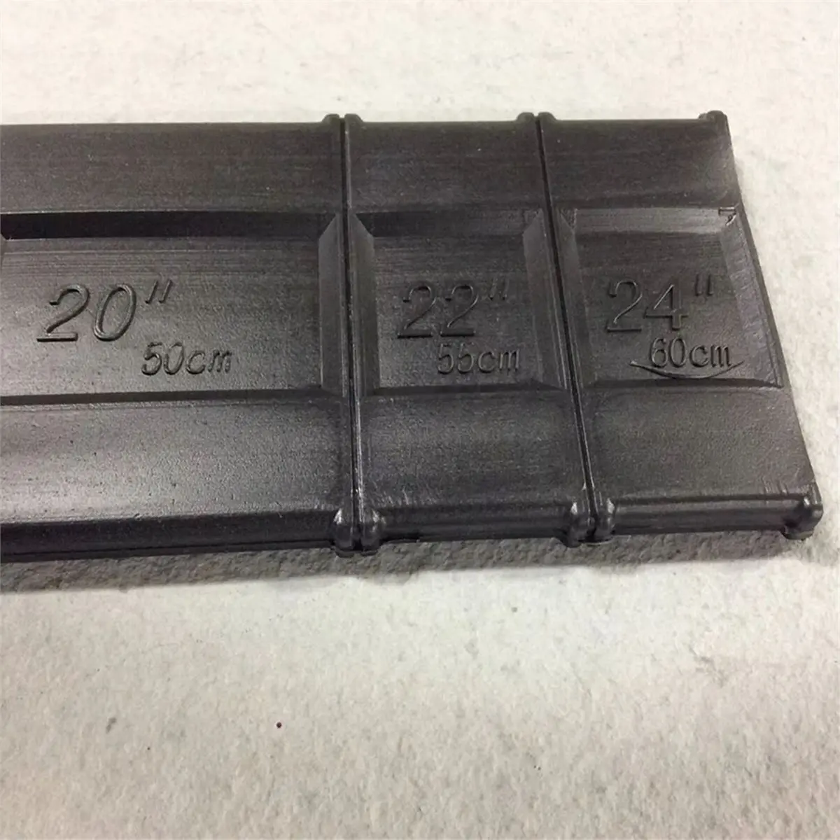 A24I Cover Protect Cover Chainsaw Bar Cover Chainsaw Bar Protect Cover Gardening Tools for 20 Inch-24 Inch Chainsaw