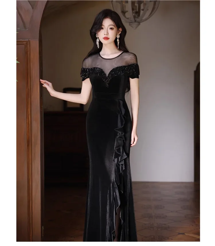 

Customized Black Evening Dresses With Short Sleeves Sheered Neckline Classical Evening Party Gown ALS018