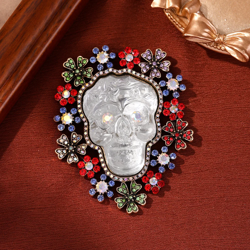 

Vintage Colorful Water Drill Skull Flowers Enamel Pins Halloween Carve Skull Corsage Easter Jewelry Accessory Gifts For Friends