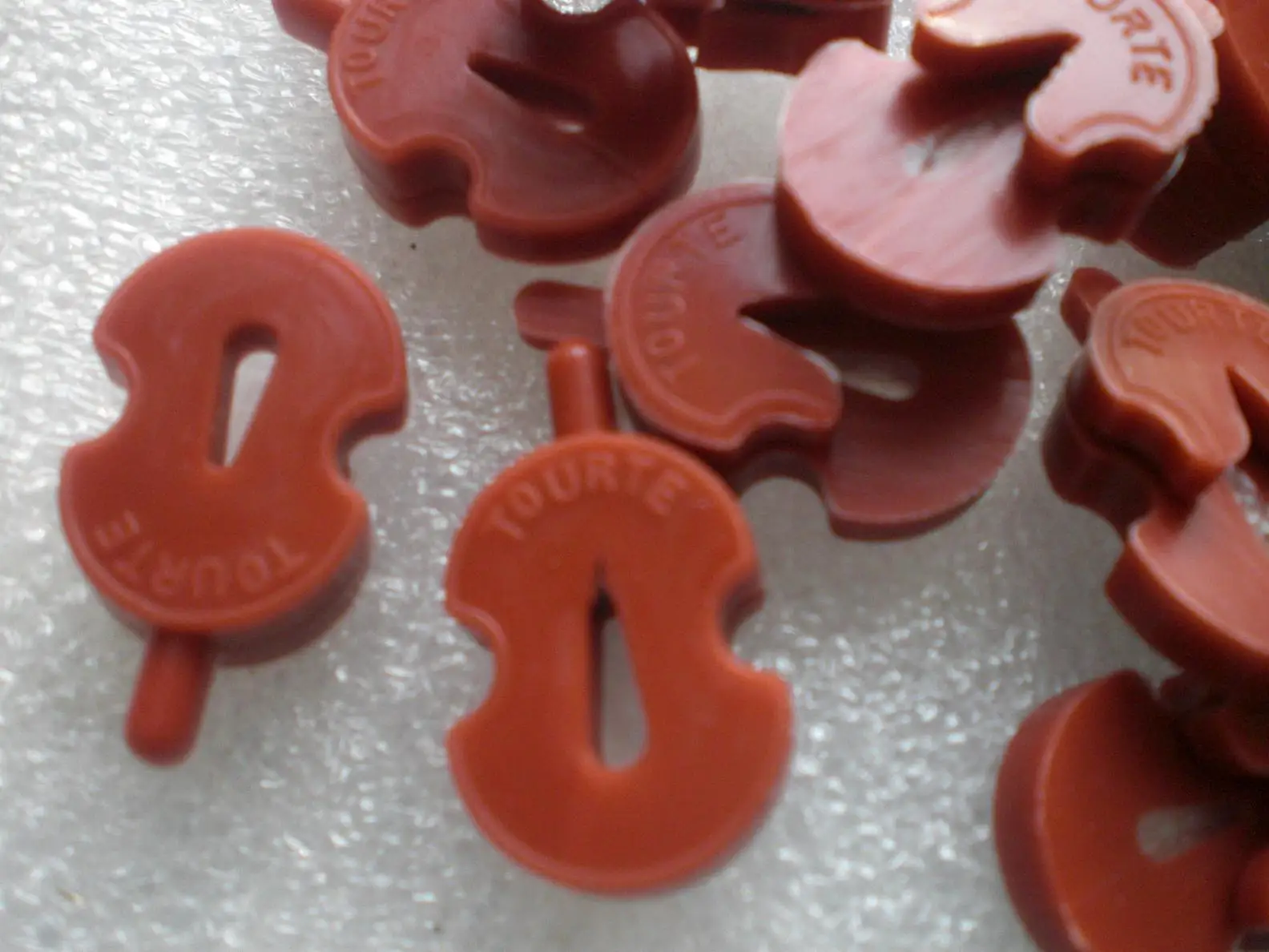 

20 PCs Violin Rubber Mute TOURTE Practice Silence Mute Red Color