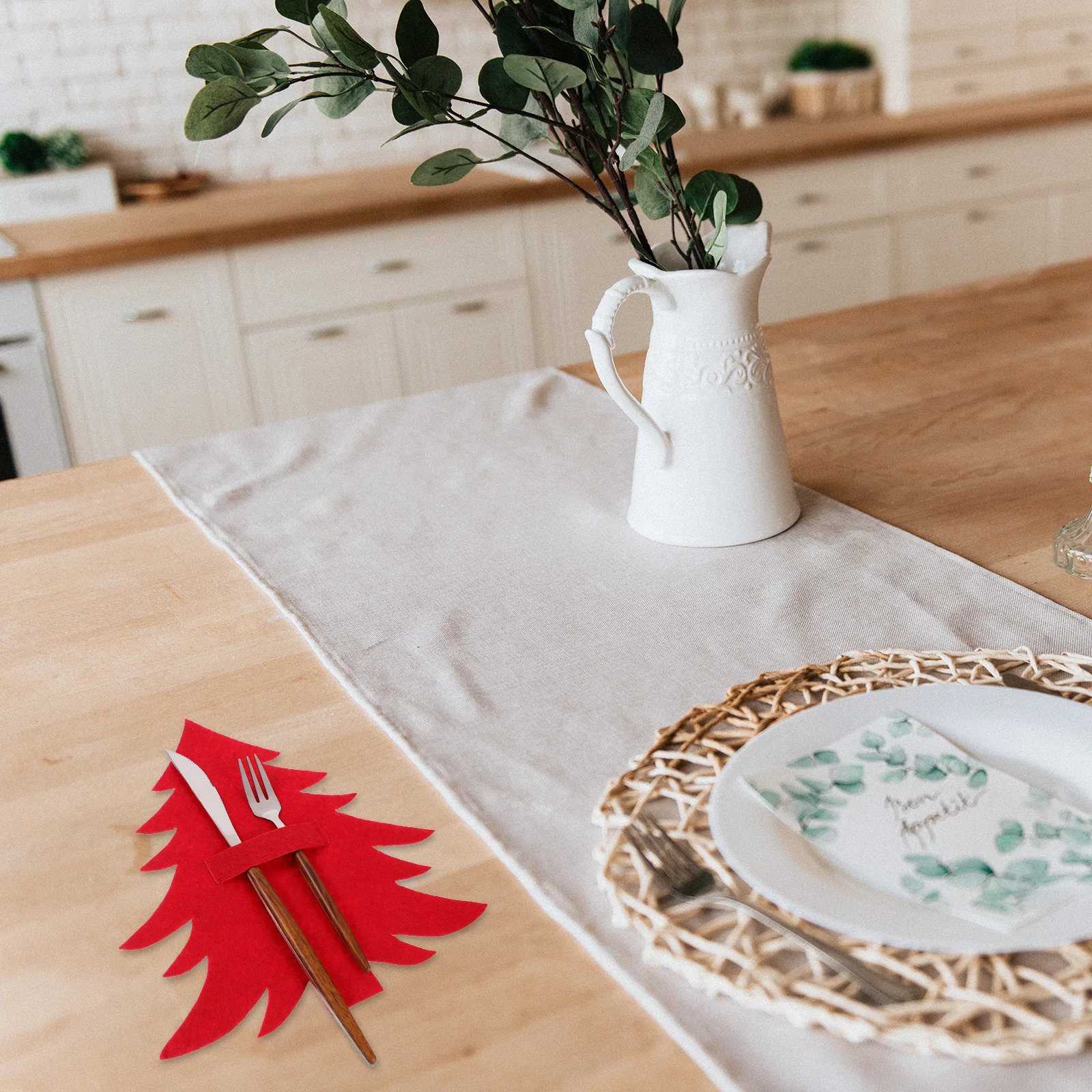 

4Pcs Xmas Tree Cutlery Bags Felt Material Christmas Silverware Holders Party Tableware Pockets Decoration Cutlery Holder